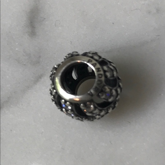 Discontinued authentic PANDORA Winter Wisp charm - Picture 2 of 3